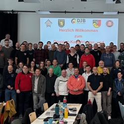 Kampfrichter & Coaches bilden sich gemeinsam fort Kampfrichter & Coaches bilden sich gemeinsam fort