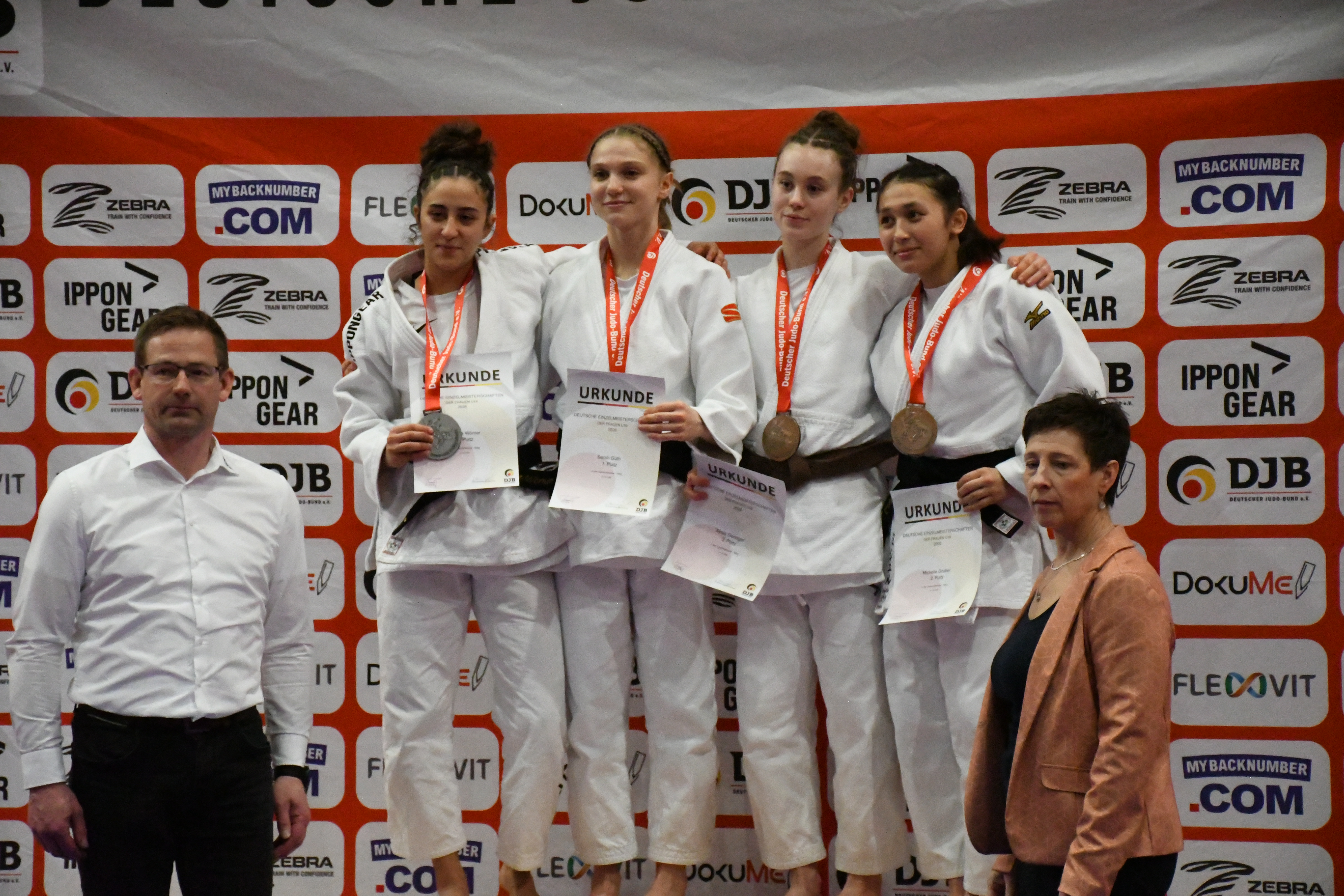 DEM Podest XeniaGeringer