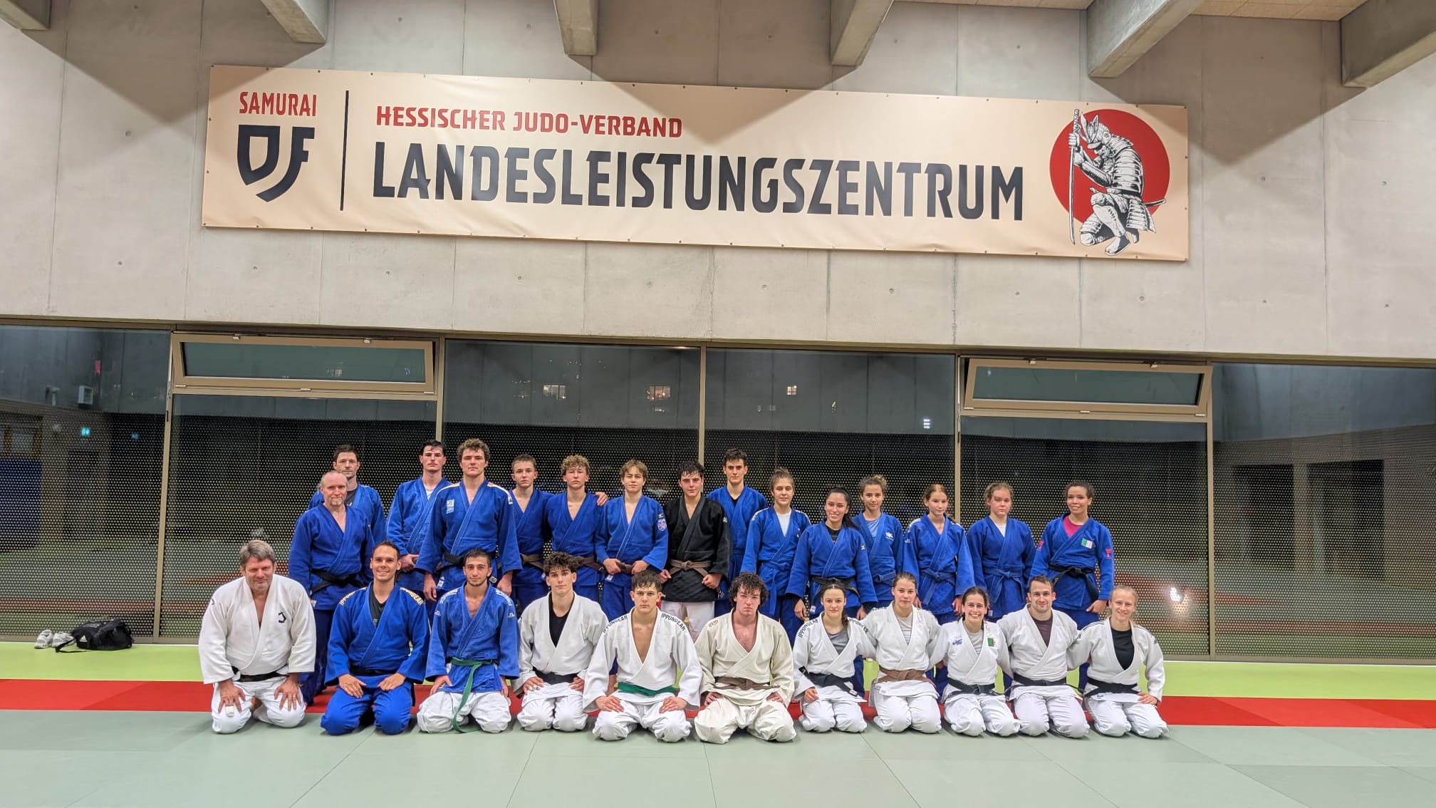 Erinnerungsfoto beim Stützpunkttraining in Offenbach